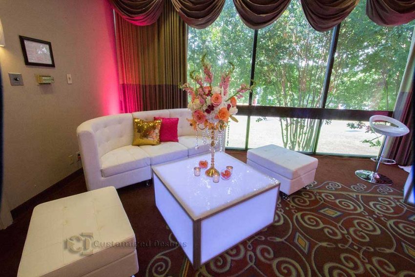 طاولة قهوة مضاءة بمصابيح LED للمناسبات