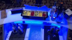 Bar portatif de 48" avec dessus de bar incurvé Bar portatif de 48" avec dessus de bar incurvé