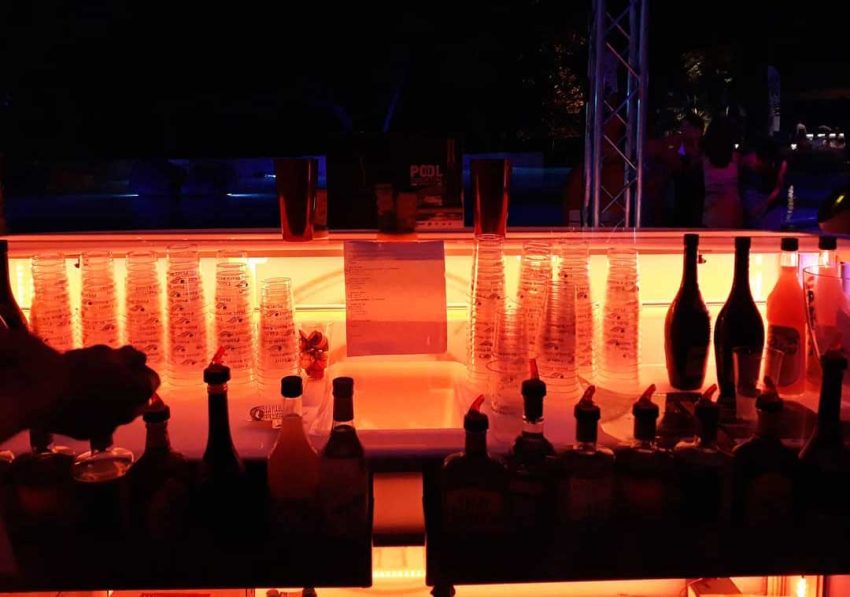 Barra móvil con iluminación LED Barra móvil con iluminación LED